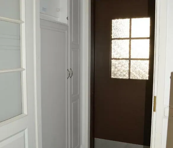 Pointin Vale شقة *